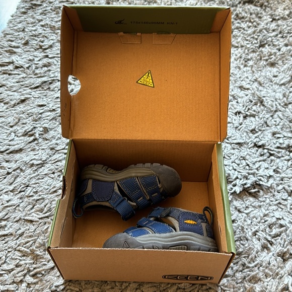 Keen Newport H2 Size 4 - Picture 7 of 7